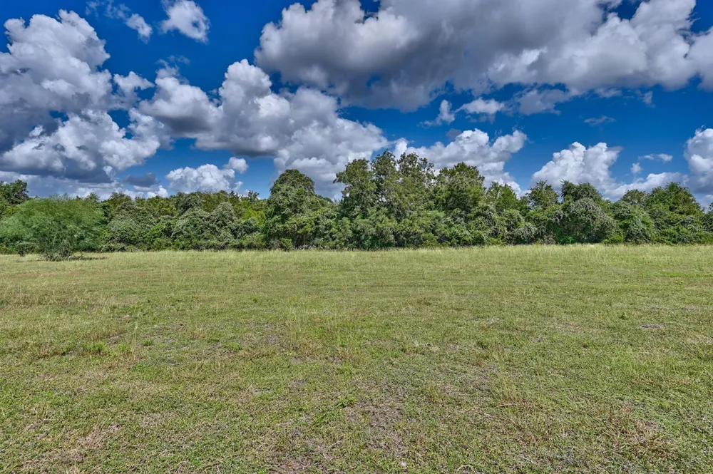 5846 Fm 949 Sealy, TX 77474