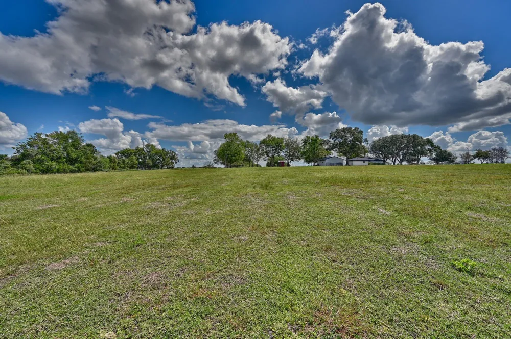 5846 Fm 949 Sealy, TX 77474