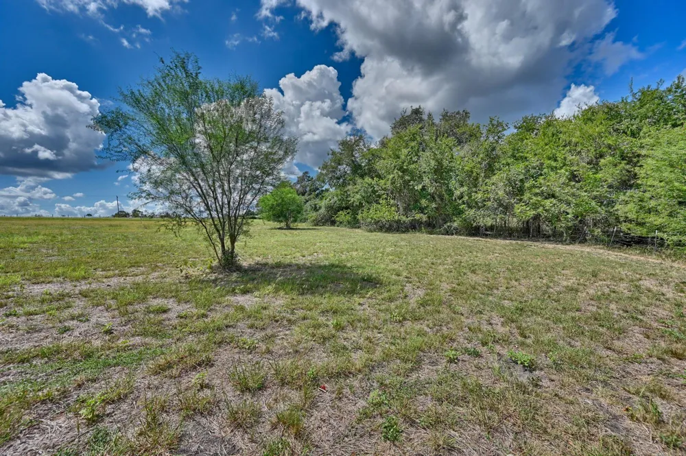 5846 Fm 949 Sealy, TX 77474