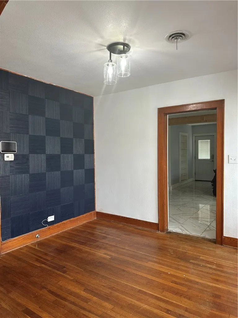1005 E Fulton Street Sinton, TX 78387