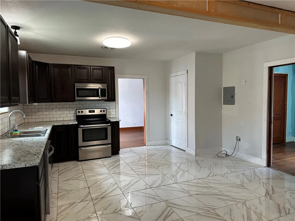 1005 E Fulton Street Sinton, TX 78387