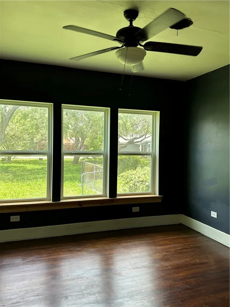 1005 E Fulton Street Sinton, TX 78387