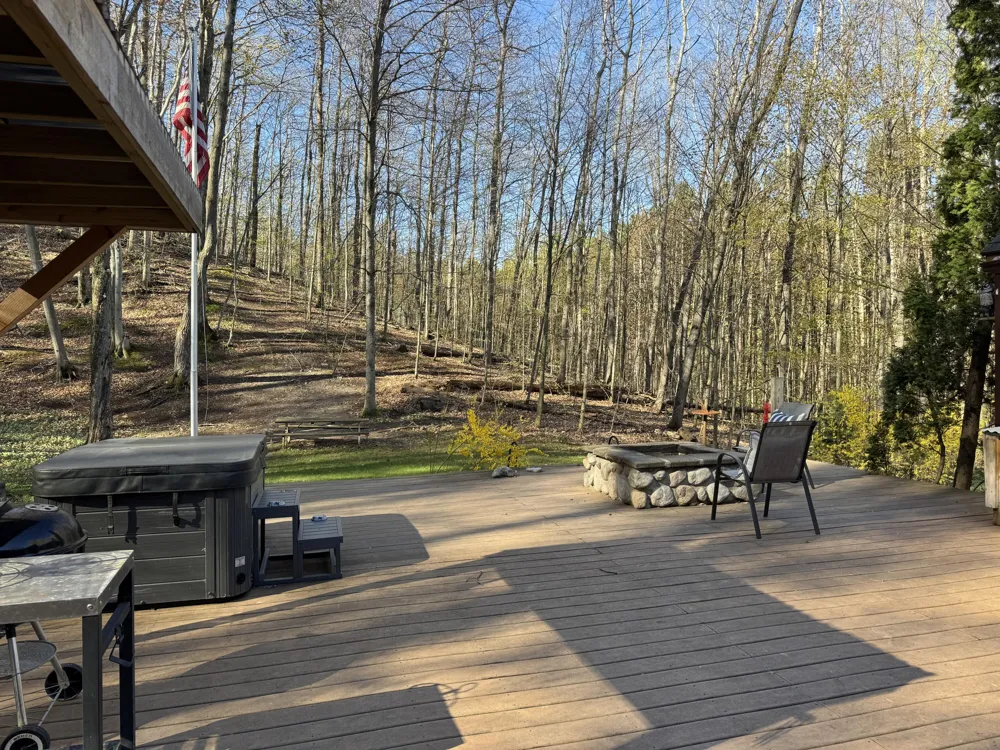151 S Crestwood Drive Suttons Bay Township, MI 49682