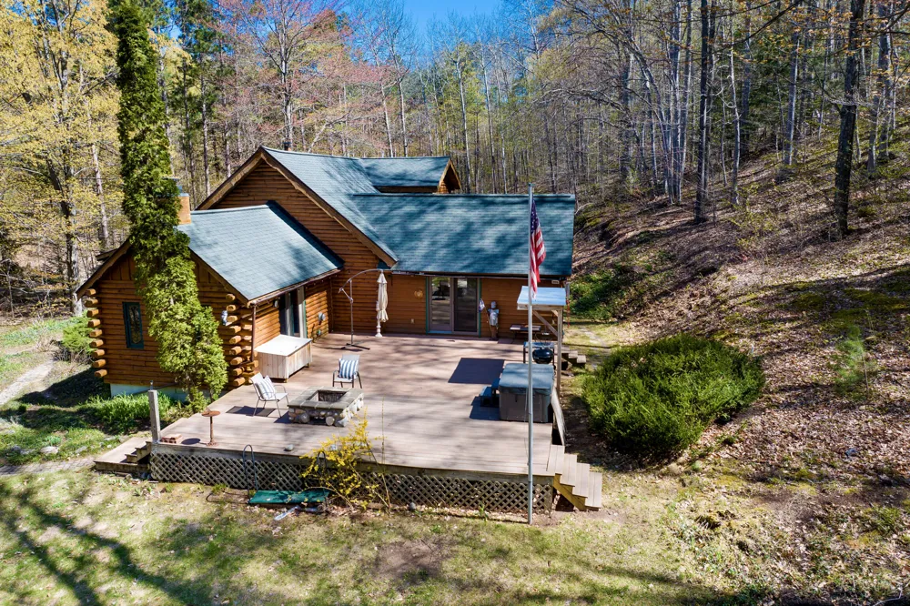 151 S Crestwood Drive Suttons Bay Township, MI 49682