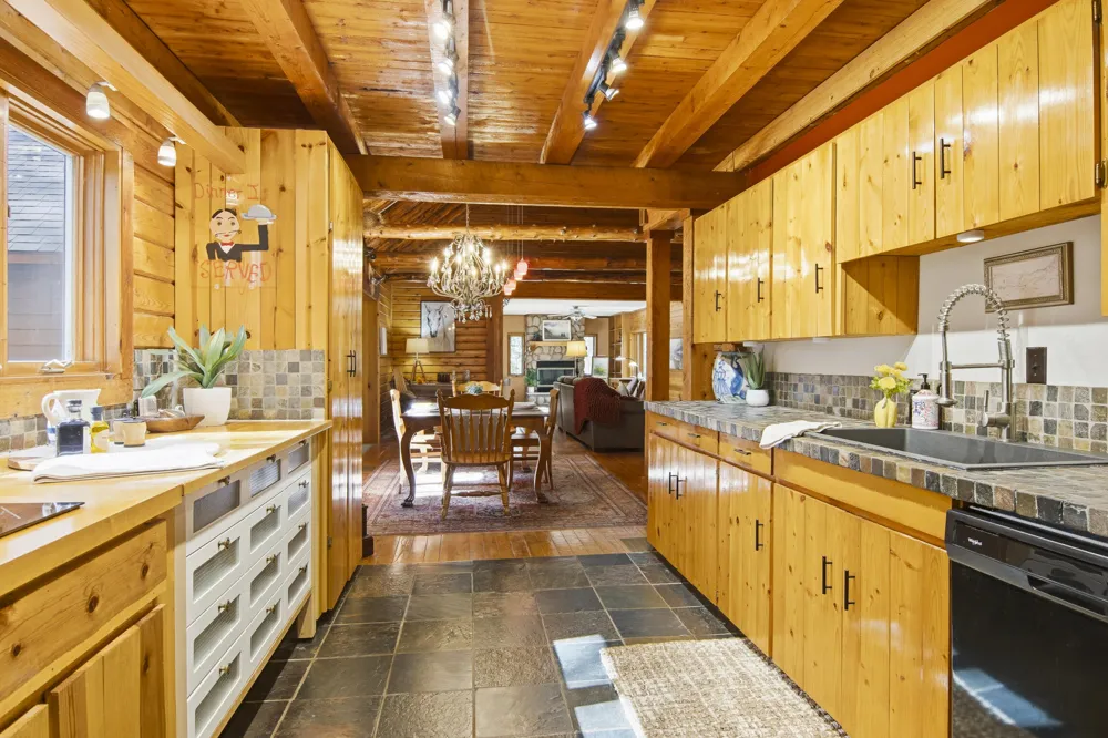 151 S Crestwood Drive Suttons Bay Township, MI 49682