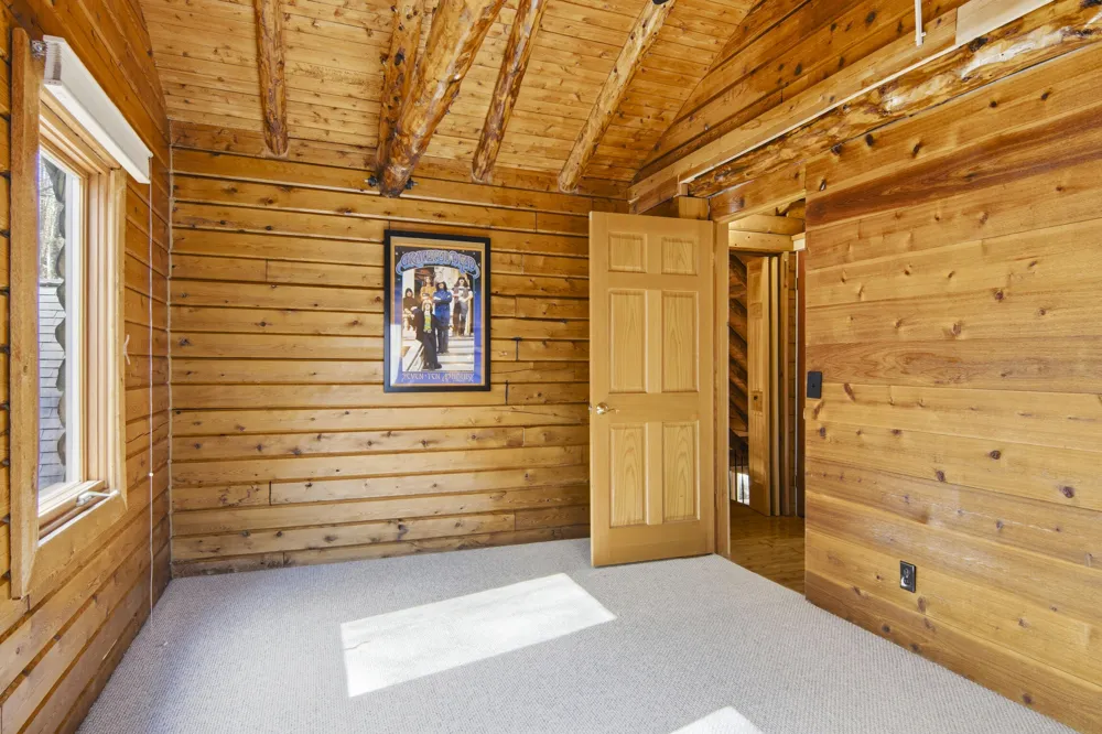151 S Crestwood Drive Suttons Bay Township, MI 49682