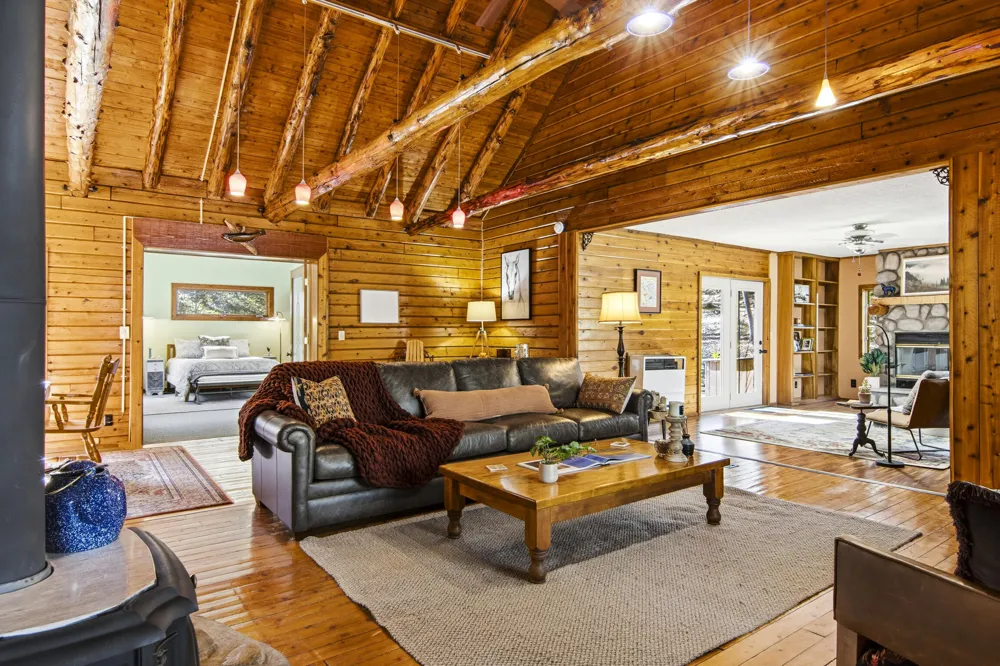 151 S Crestwood Drive Suttons Bay Township, MI 49682