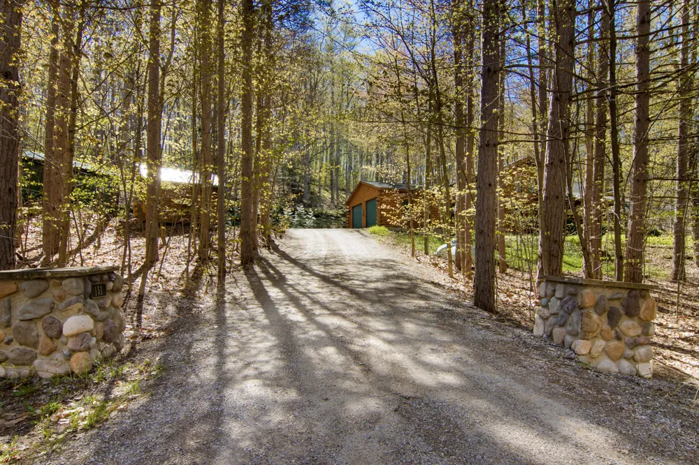 151 S Crestwood Drive Suttons Bay Township, MI 49682
