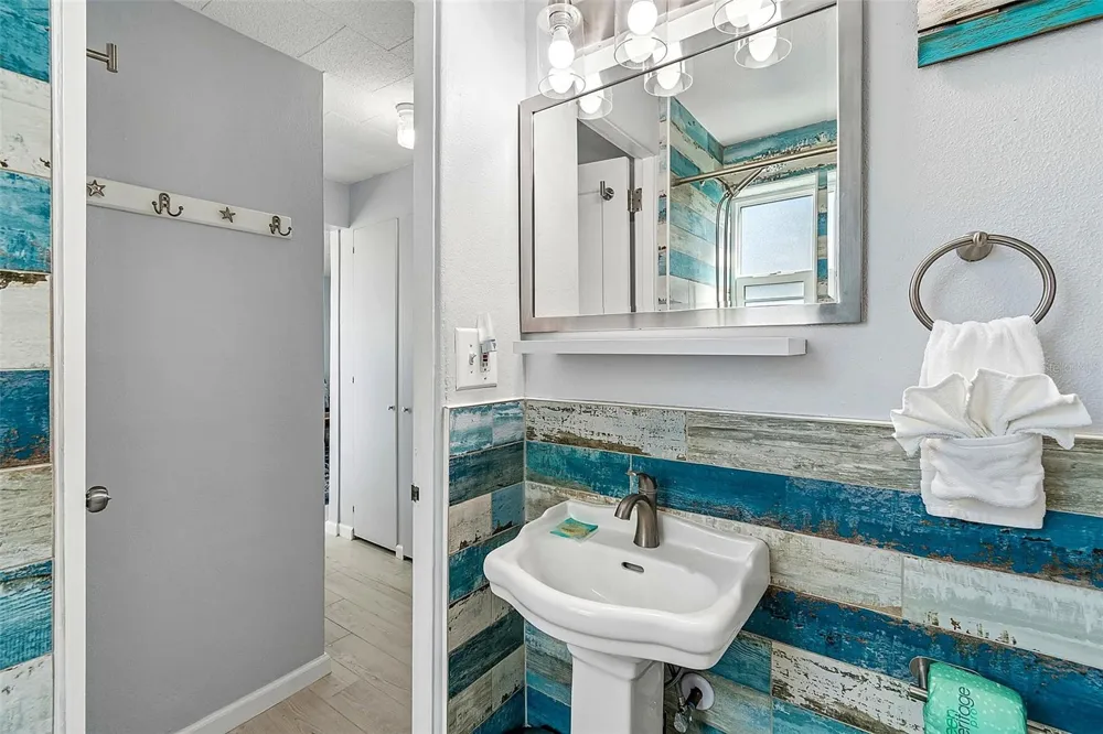 11730 GULF BOULEVARD #29 Treasure Island, FL 33706