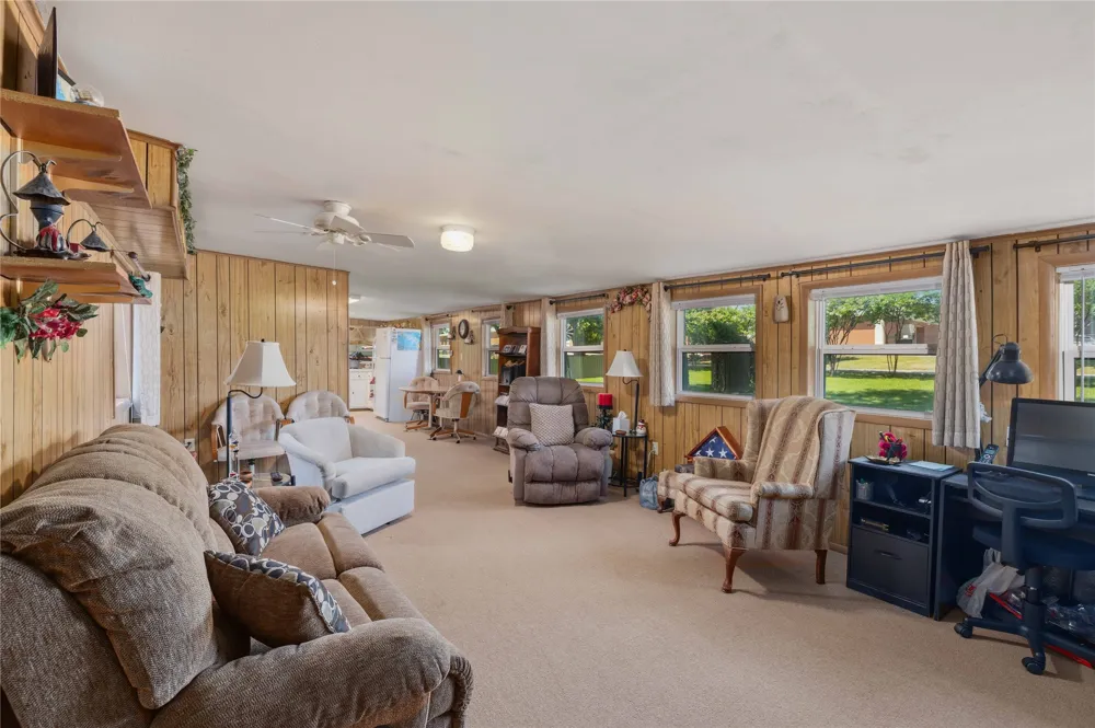 641 S Lamar Street De Leon, TX 76444