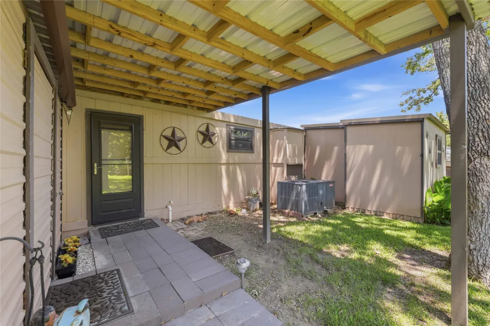 641 S Lamar Street De Leon, TX 76444