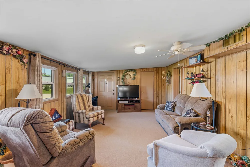 641 S Lamar Street De Leon, TX 76444
