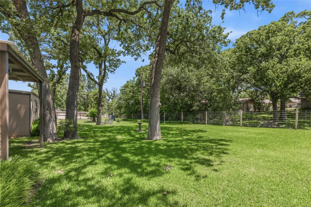 641 S Lamar Street De Leon, TX 76444