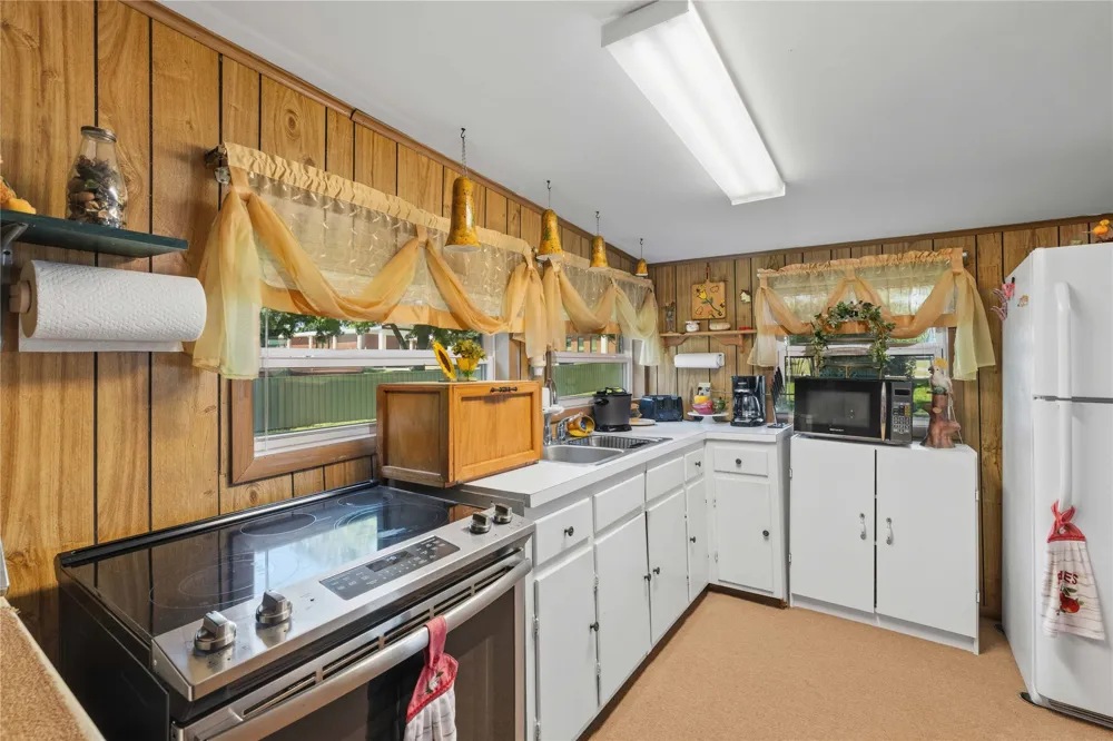 641 S Lamar Street De Leon, TX 76444