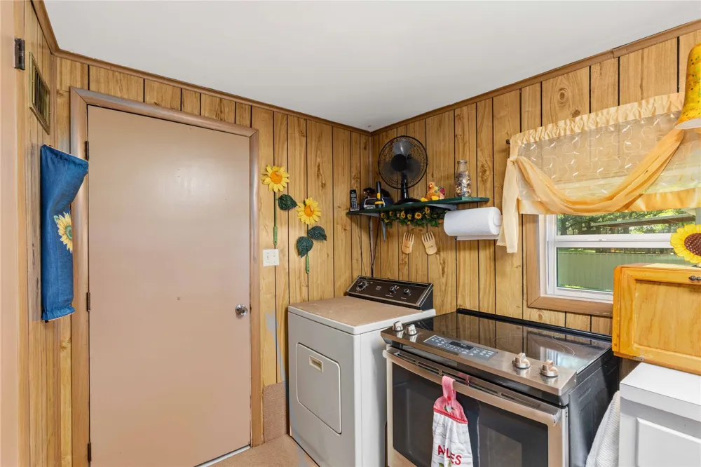 641 S Lamar Street De Leon, TX 76444