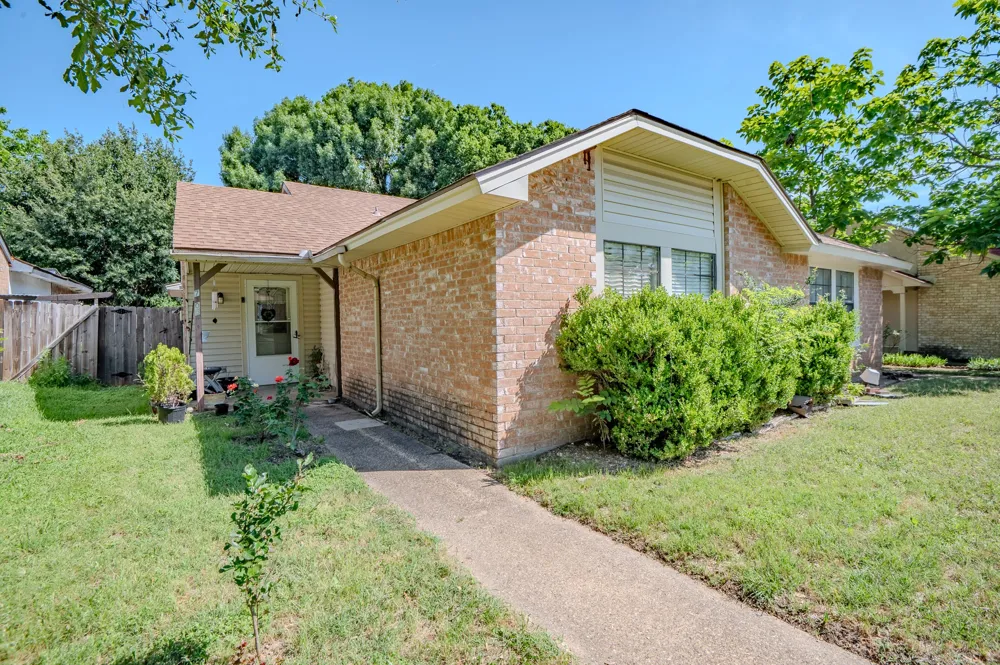 7105 Pineberry Road Dallas, TX 75249