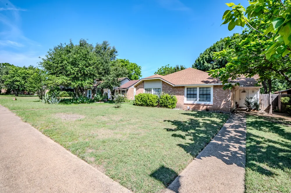 7105 Pineberry Road Dallas, TX 75249