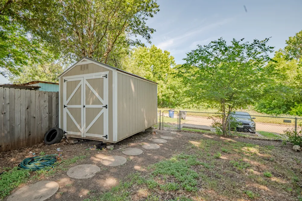 7105 Pineberry Road Dallas, TX 75249