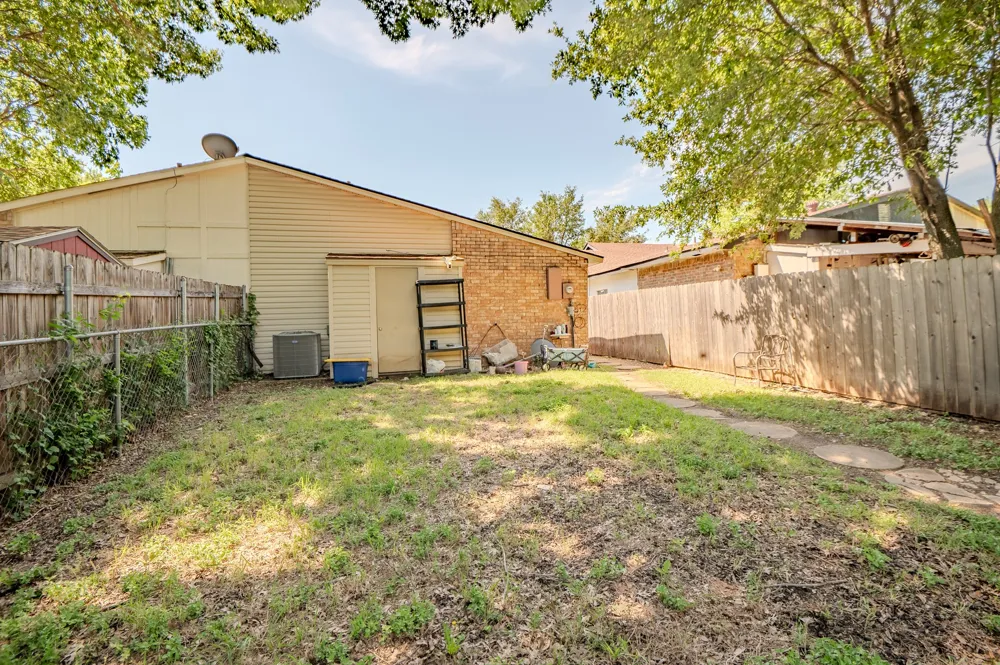 7105 Pineberry Road Dallas, TX 75249
