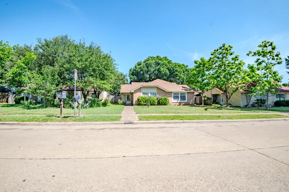 7105 Pineberry Road Dallas, TX 75249
