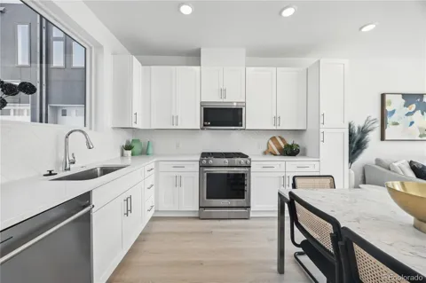 4545 W 118th Place