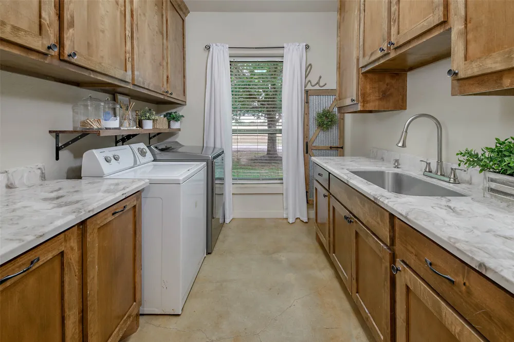2848 FM 166 Farm to Market Rd Caldwell, TX 77836