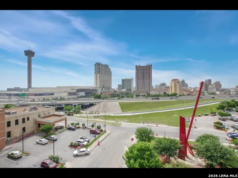 215 Center #607