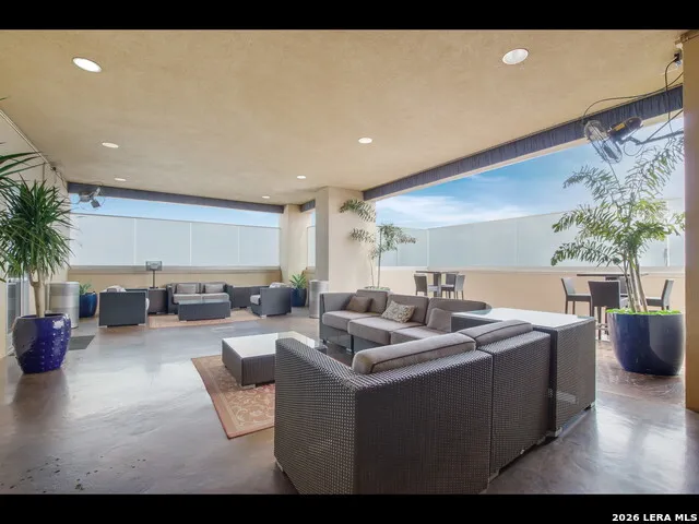 215 Center #607 San Antonio, TX 78202