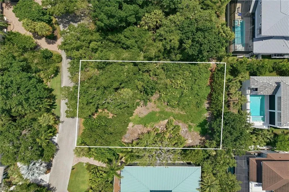 375 Gumbo Limbo Lane Marco Island, FL 34145