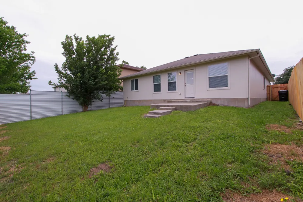 11712 Morning View Drive Del Valle, TX 78617