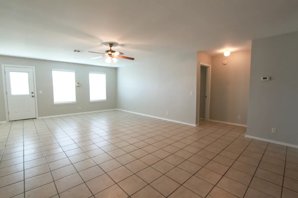 11712 Morning View Drive Del Valle, TX 78617