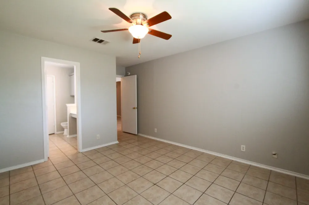 11712 Morning View Drive Del Valle, TX 78617