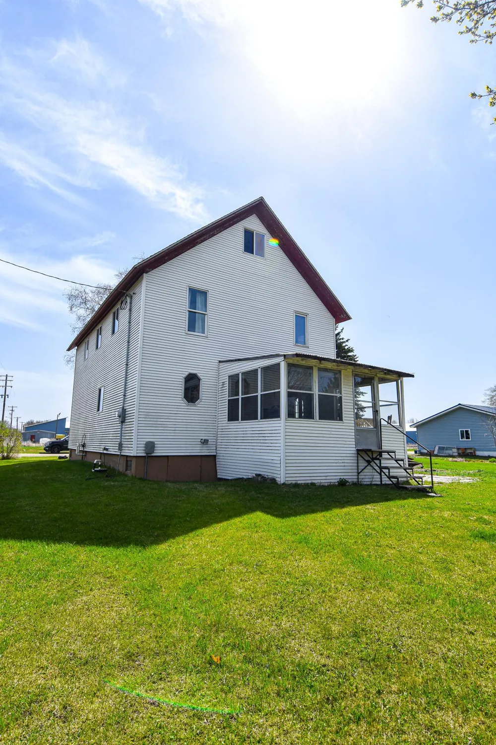 117 Red Lake Avenue Saint Hilaire, MN 56754