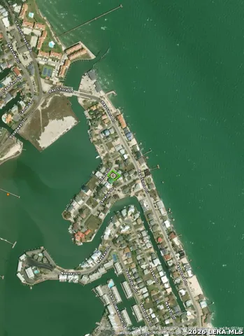 18 Riviera Dr Rockport, TX 78382