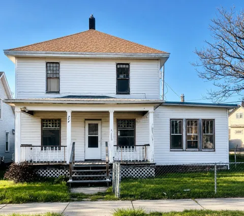 714 E 10th Street