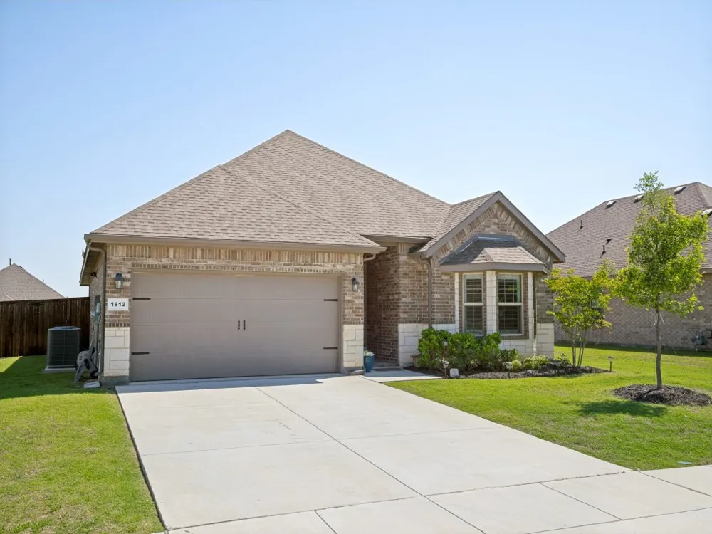 1612 Reed Drive Krum, TX 76249