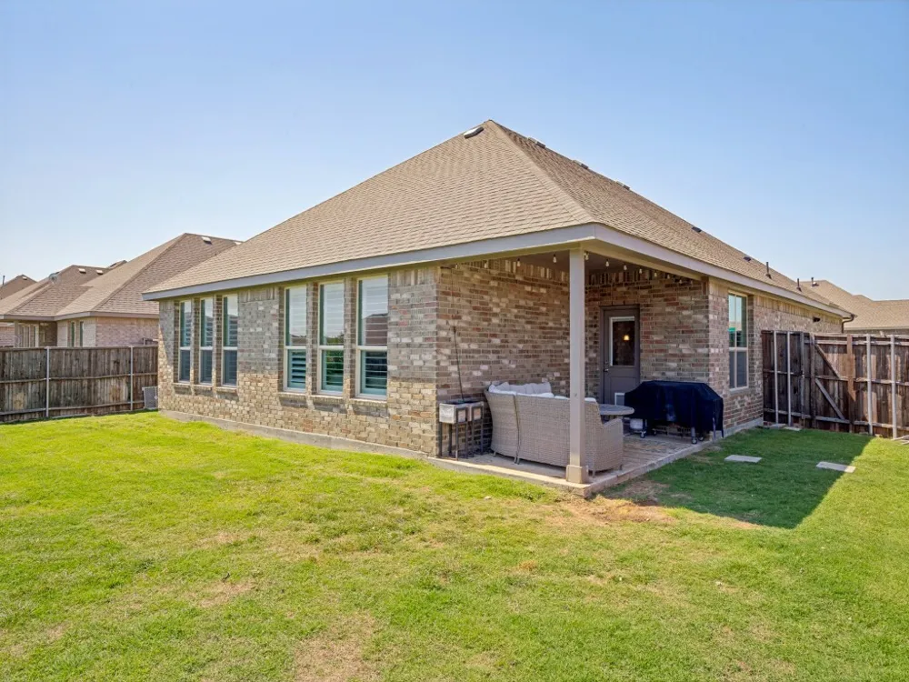 1612 Reed Drive Krum, TX 76249