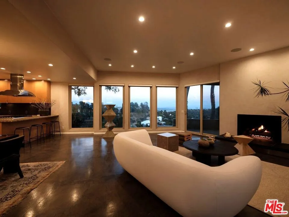 2400 Crest View Drive