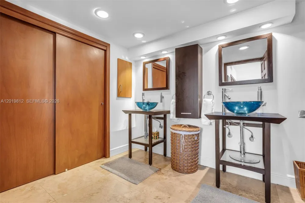 209 E Enid Dr #36 Key Biscayne, FL 33149