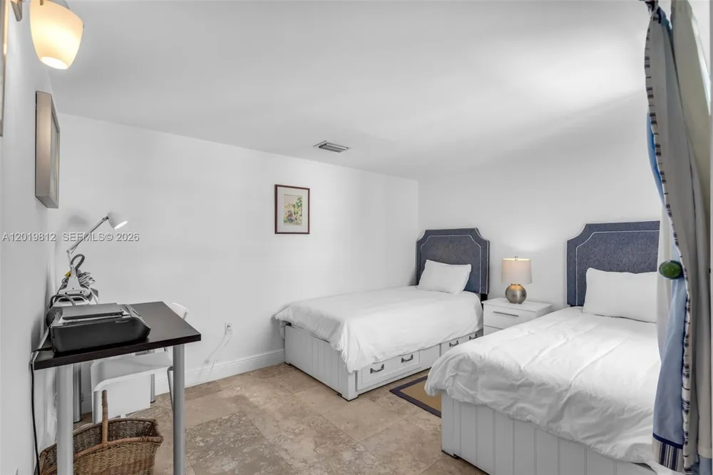 209 E Enid Dr #36 Key Biscayne, FL 33149