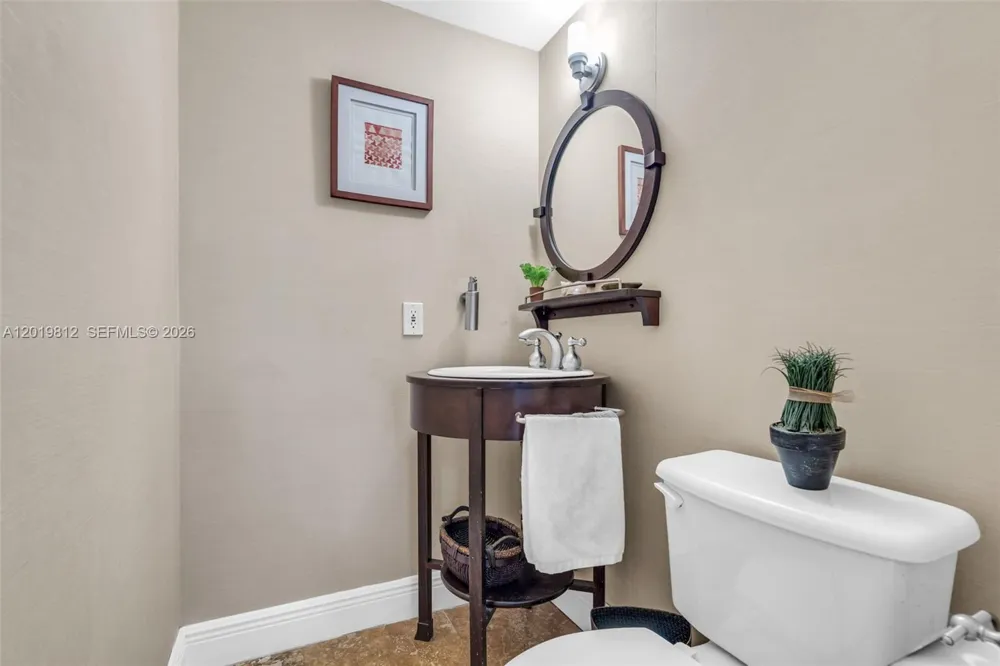 209 E Enid Dr #36 Key Biscayne, FL 33149