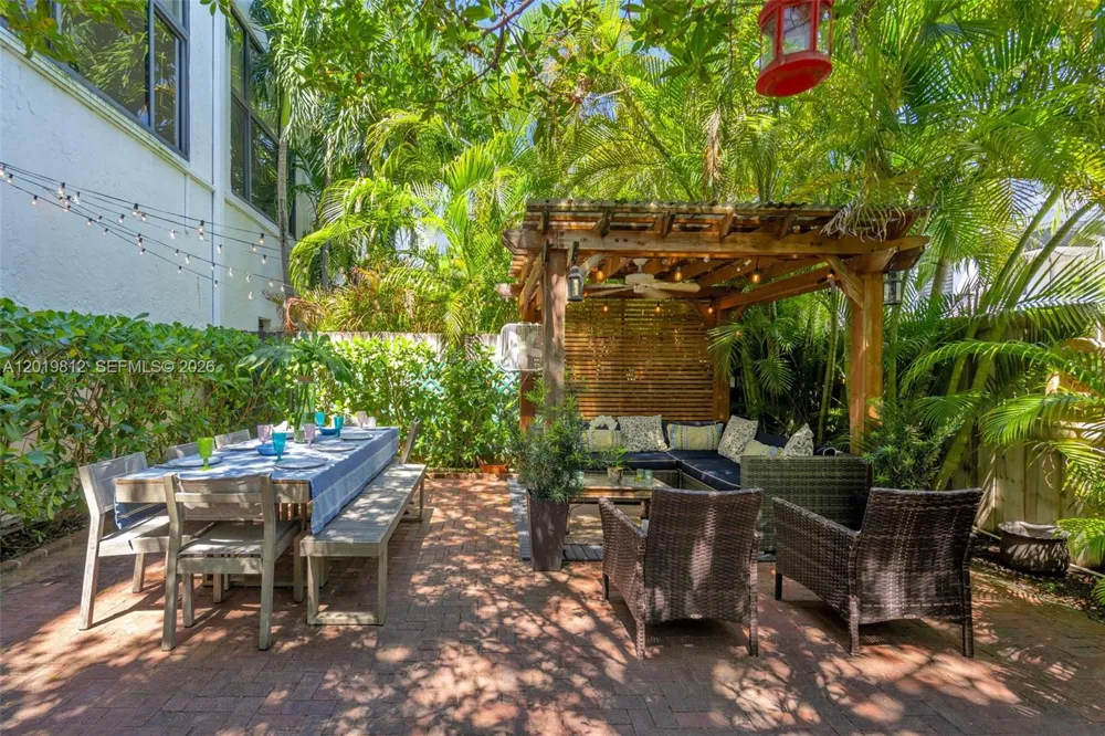 209 E Enid Dr #36 Key Biscayne, FL 33149