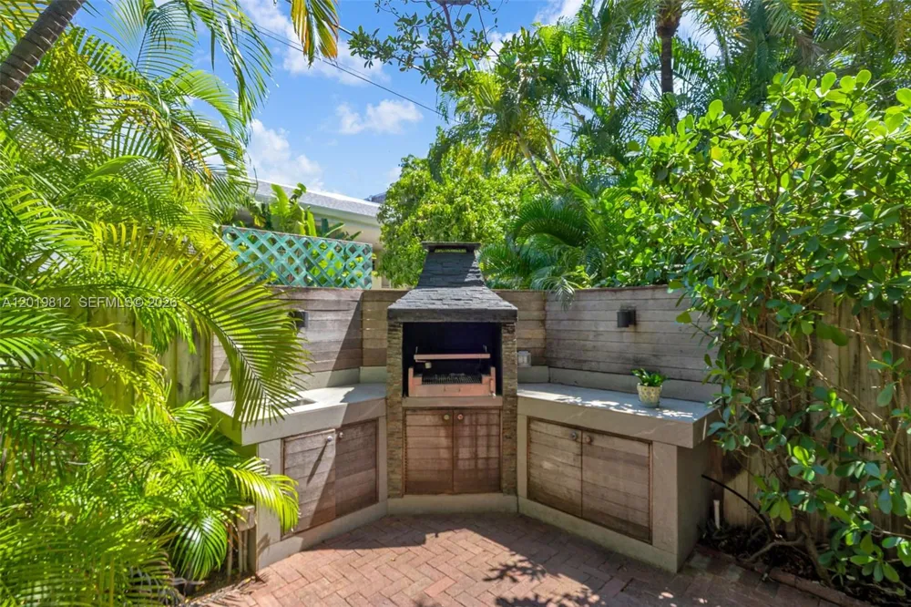 209 E Enid Dr #36 Key Biscayne, FL 33149