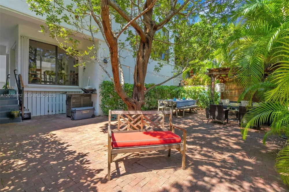 209 E Enid Dr #36 Key Biscayne, FL 33149