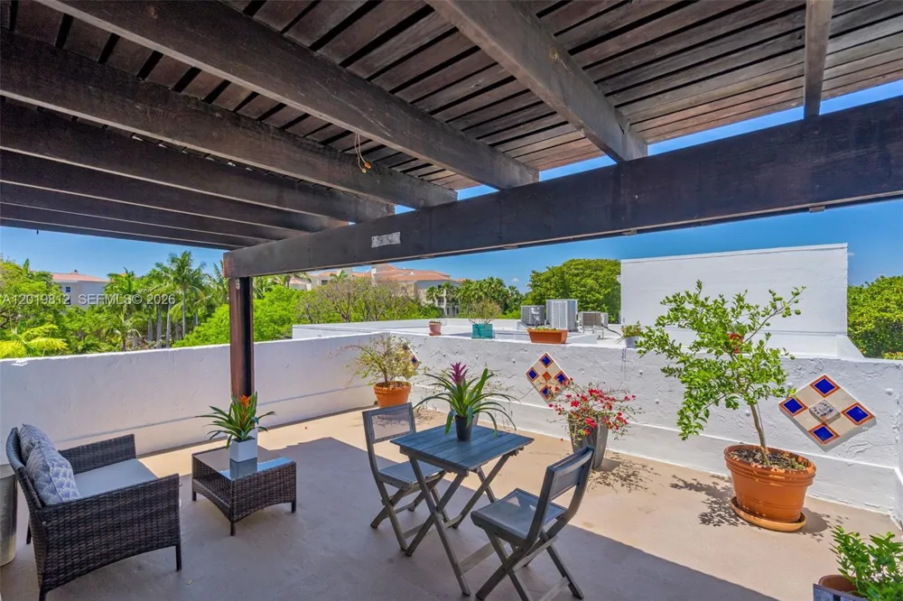 209 E Enid Dr #36 Key Biscayne, FL 33149