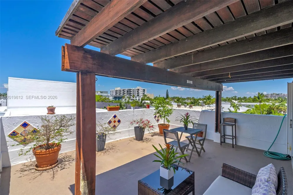 209 E Enid Dr #36 Key Biscayne, FL 33149