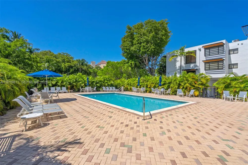 209 E Enid Dr #36 Key Biscayne, FL 33149