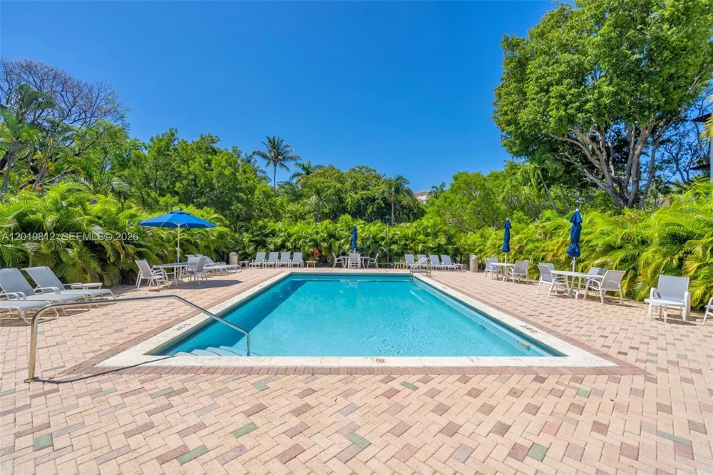 209 E Enid Dr #36 Key Biscayne, FL 33149