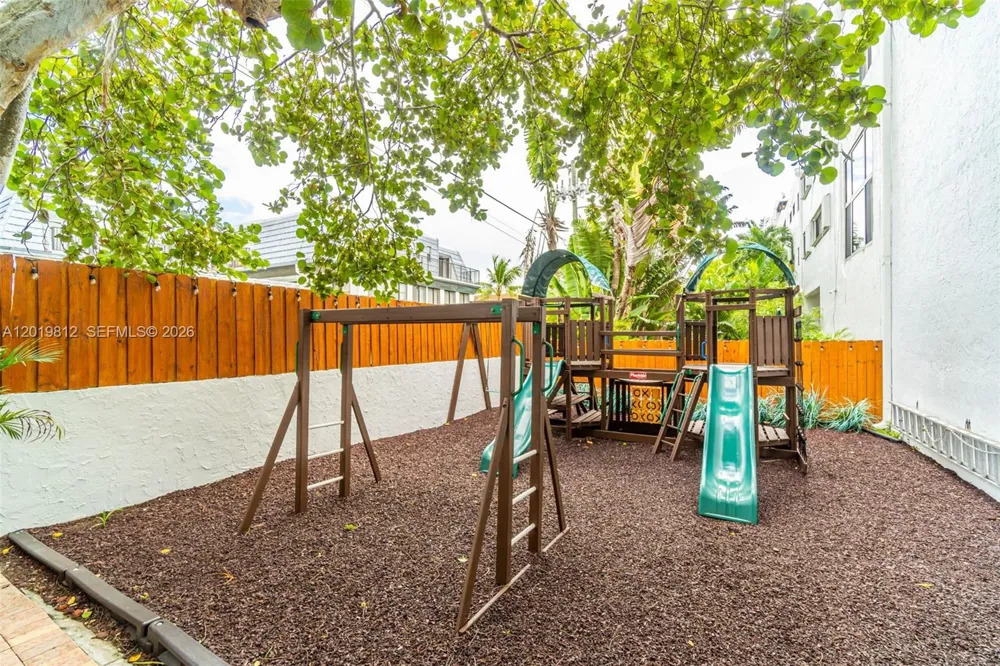 209 E Enid Dr #36 Key Biscayne, FL 33149
