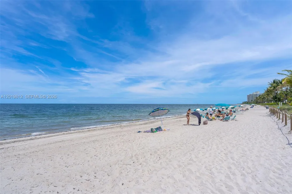209 E Enid Dr #36 Key Biscayne, FL 33149